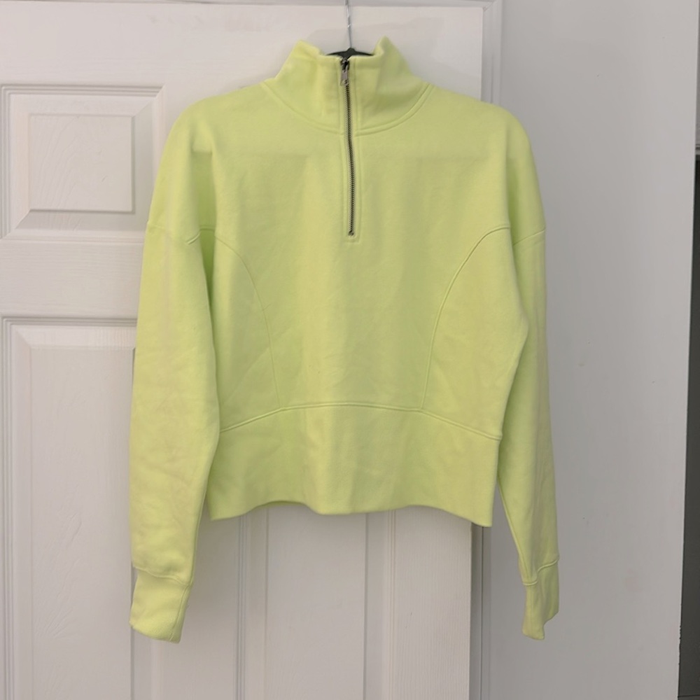Like new quarter zip